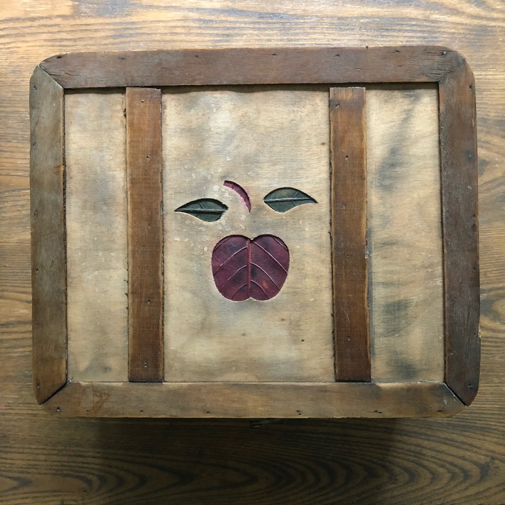 🎄 Wood box with apple And braided  details Farmhouse